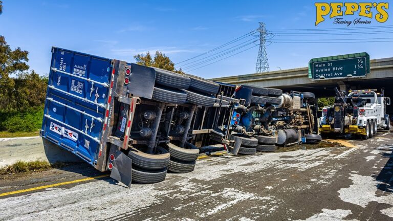 40,000lb of Coconut Oil Spills onto Freeway 40,000lb of Coconut Oil Spills onto Freeway