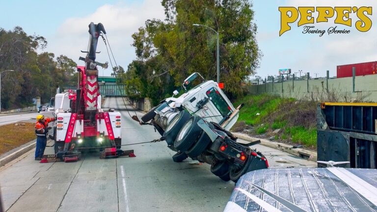 Cops Left us to Work this Container Rollover Accident Alone! Cops Left us to Work this Container Rollover Accident Alone!