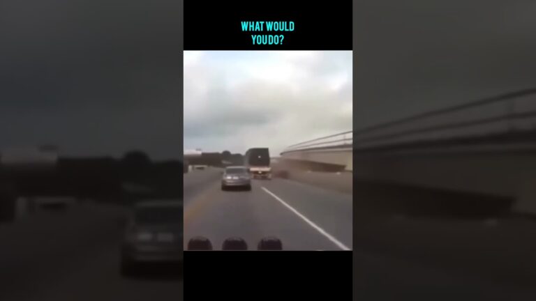 SHOULD HE BE FIRED? #derderder #truckdrivers #epictruckingfails #trucking#truckdriver#trucker#trucks